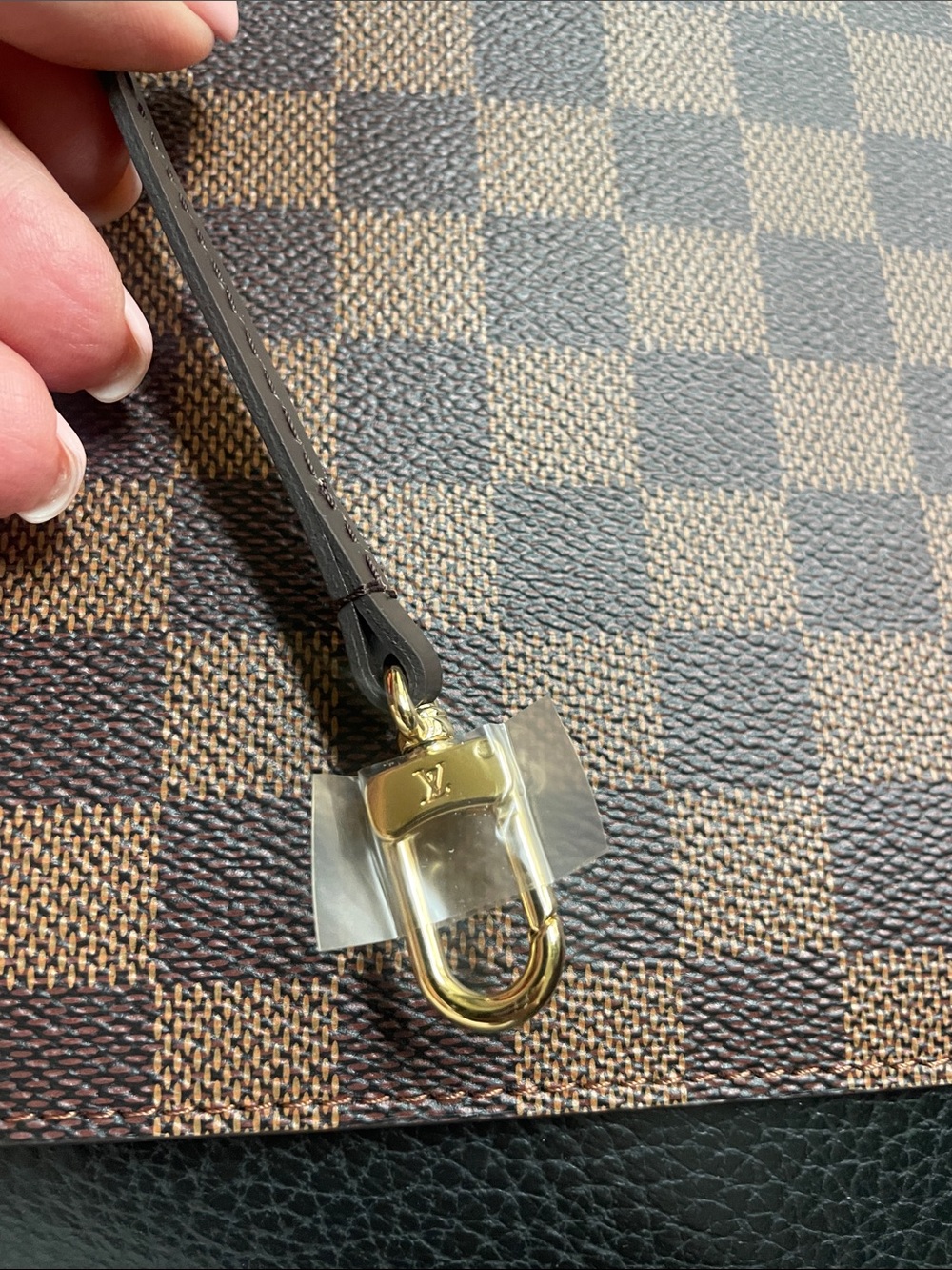 Authentic Louis Vuitton Zip Pochette Pouch Wristlet NEW Damier Ebene - Picture 7 of 11